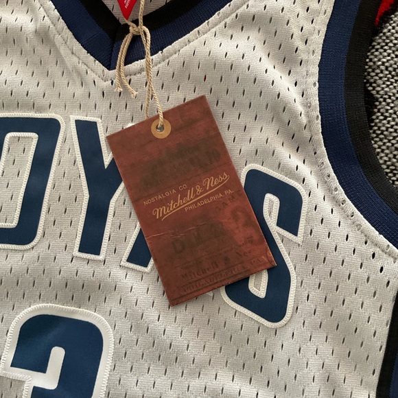 Georgetown Hoyas Allen iverson shirt nwt small Mitchell and ness - Picture 6 of 8